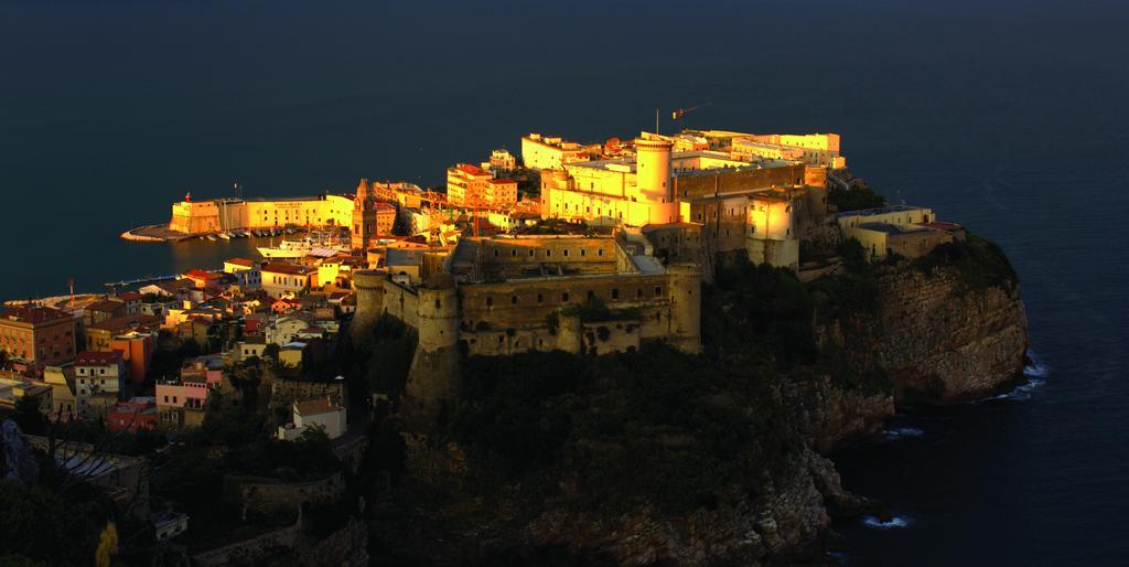 Appartamento Medieval Flat Gaeta Esterno foto